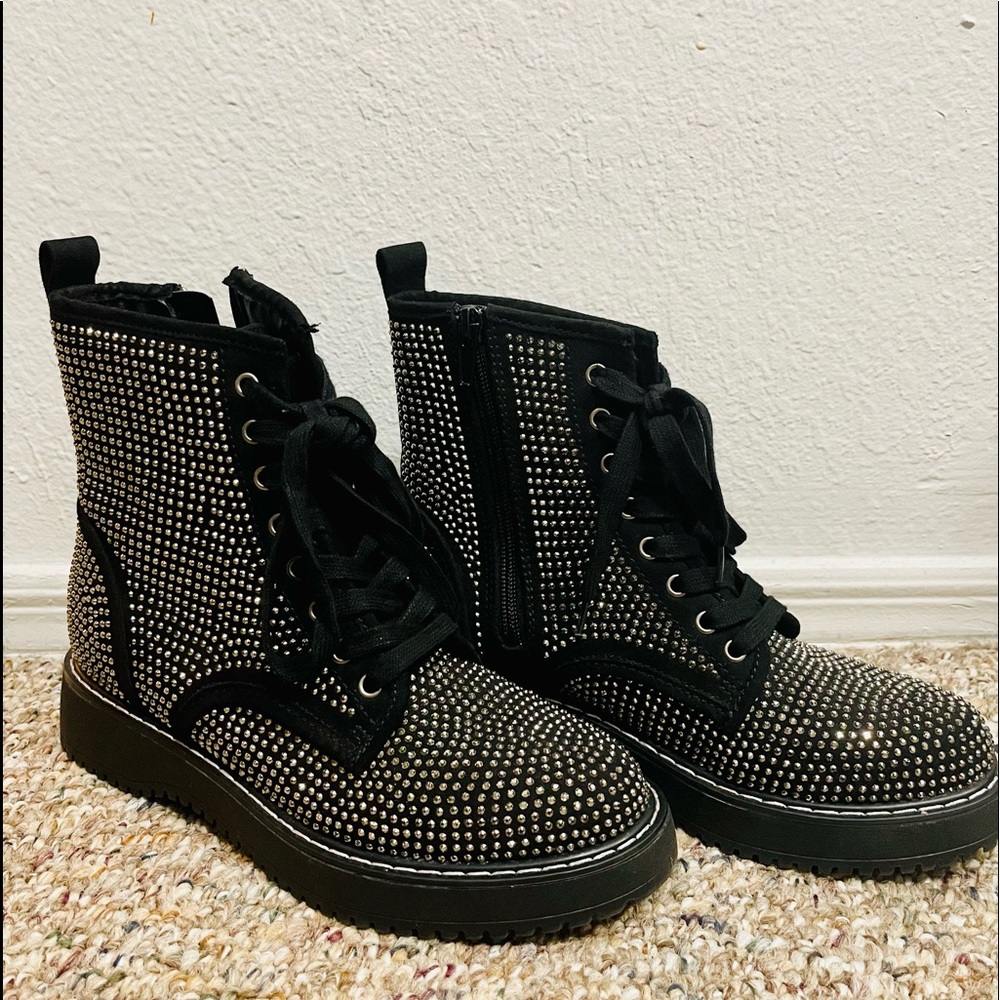 Steve Madden- Madden girl size 8 in women’s. Black with silver studs. Brand new.